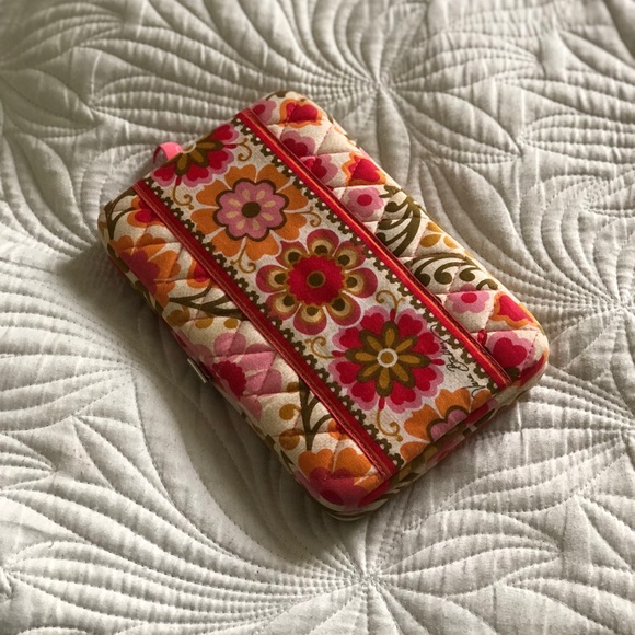 Vera Bradley 9 card and ID Slot Wallet - Picture 2 of 4